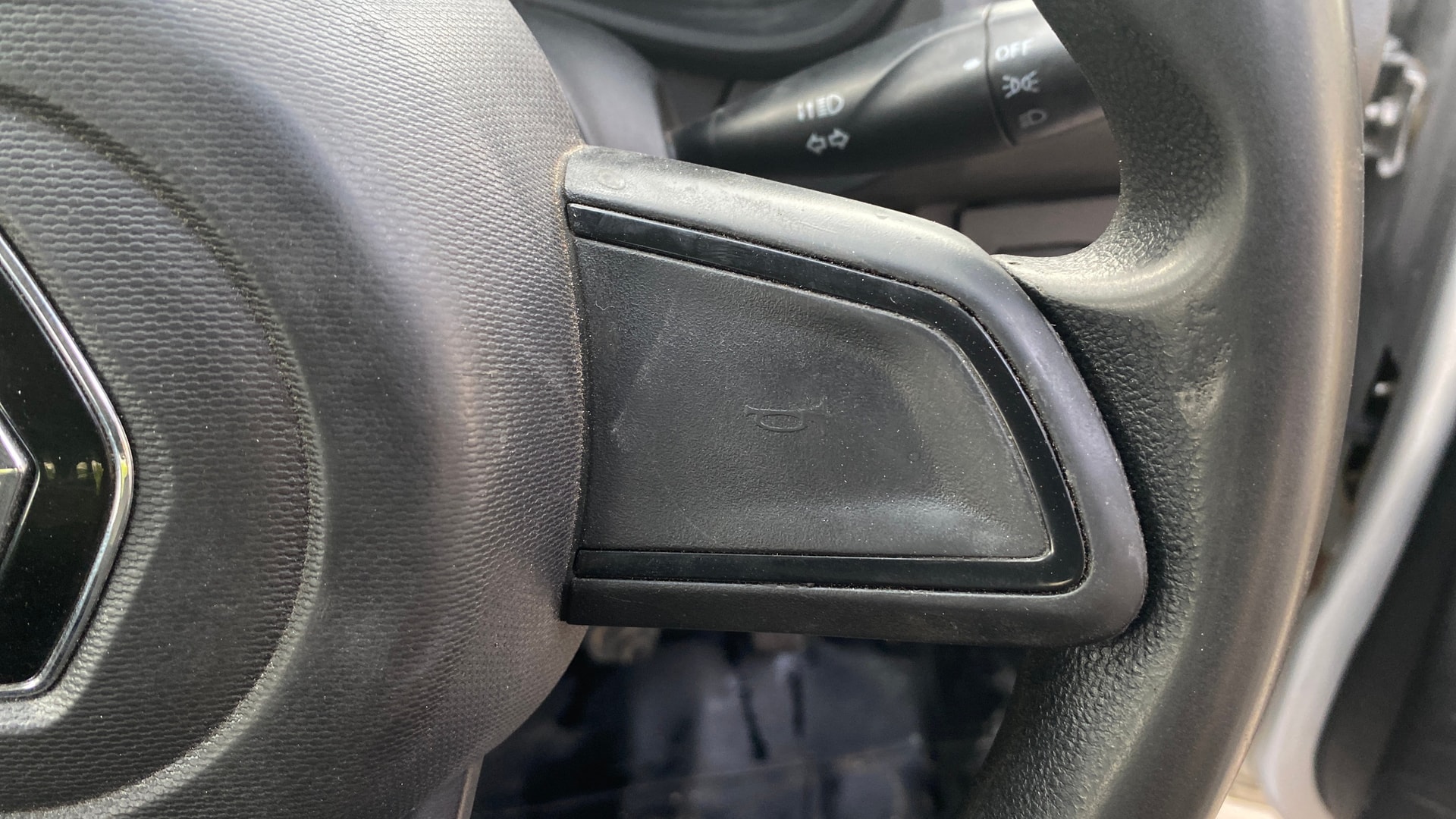 View 2022 Renault Kwid RXL 1.0 BS IV Image 3 Used 2022 Renault Kwid RXL 1.0 BS IV Image 3