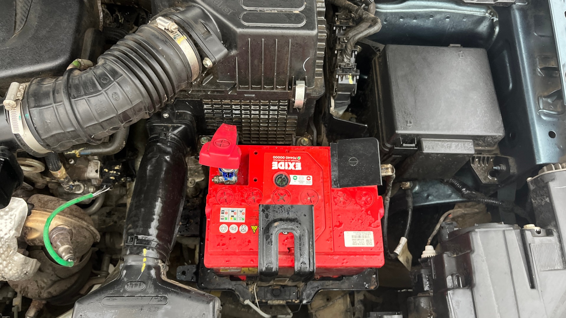View 2021 Mahindra XUV300 W4 Petrol BS IV Image 30 Used 2021 Mahindra XUV300 W4 Petrol BS IV Image 30