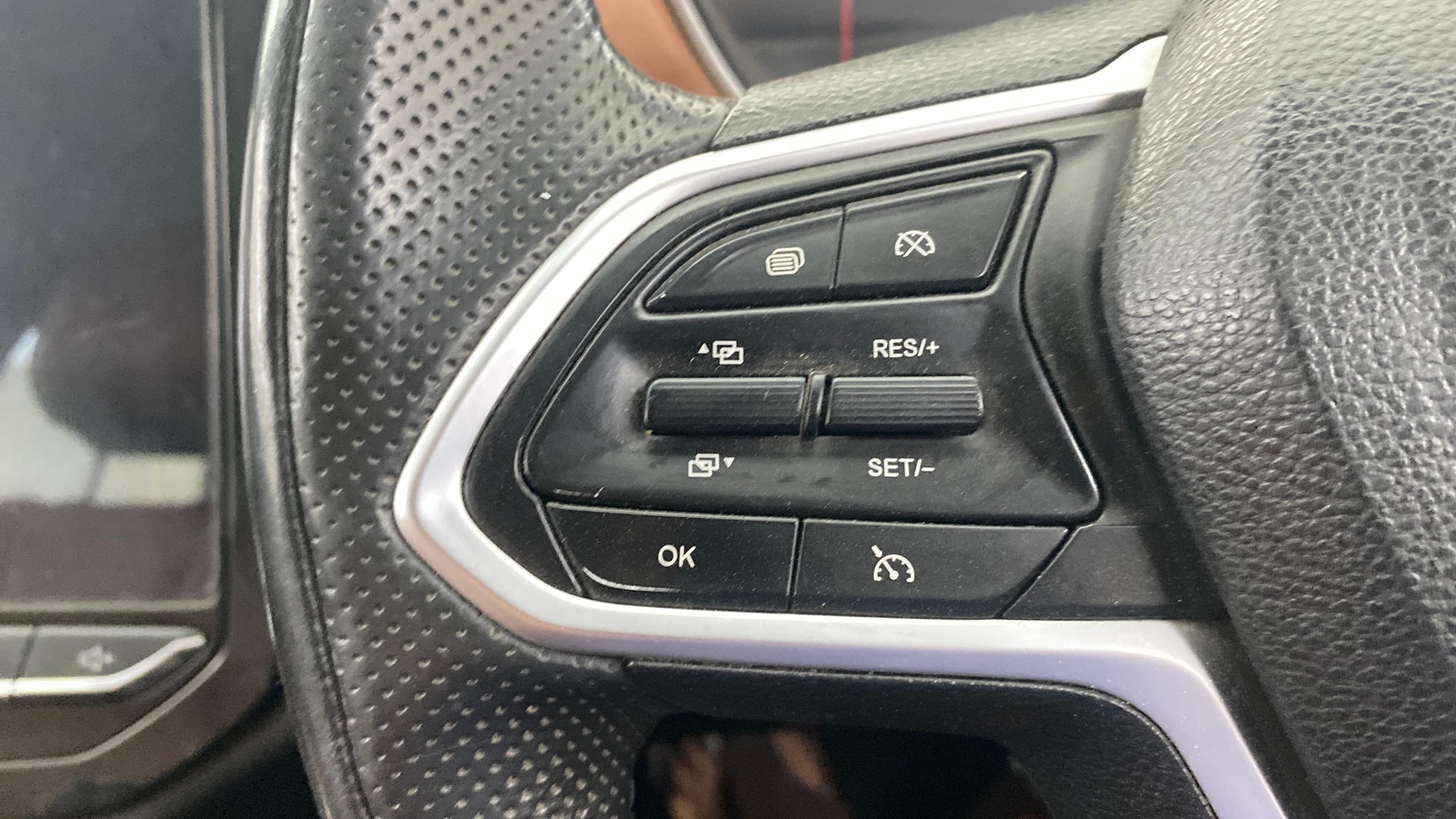 View 2020 MG Hector Plus Sharp Turbo 6 Seater Diesel Image 3 Used 2020 MG Hector Plus Sharp Turbo 6 Seater Diesel Image 3