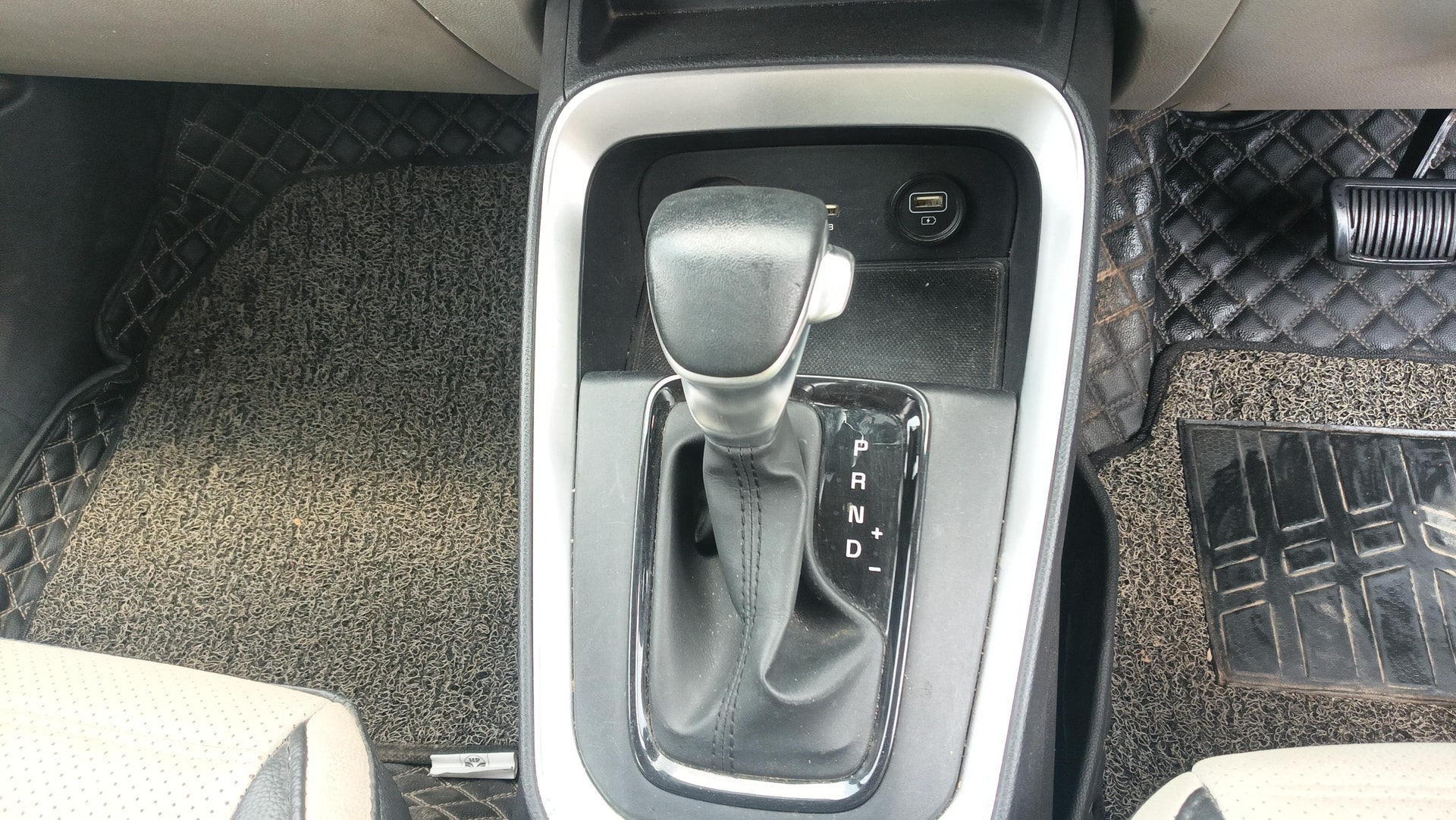 View 2022 Kia Sonet HTX AT Diesel Image 41 Used 2022 Kia Sonet HTX AT Diesel Image 41