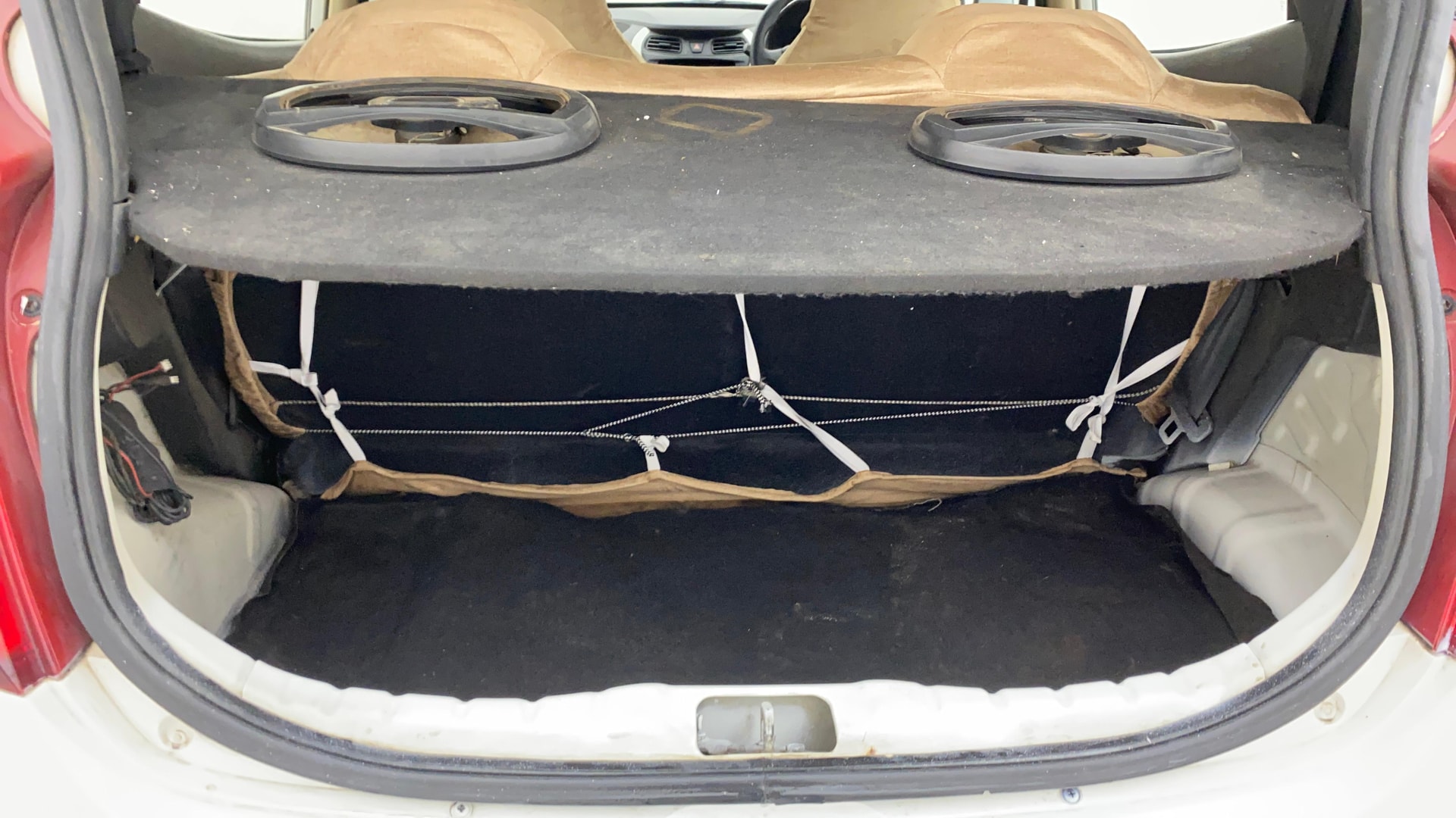View 2016 Hyundai EON Era Plus Image 6 Used 2016 Hyundai EON Era Plus Image 6
