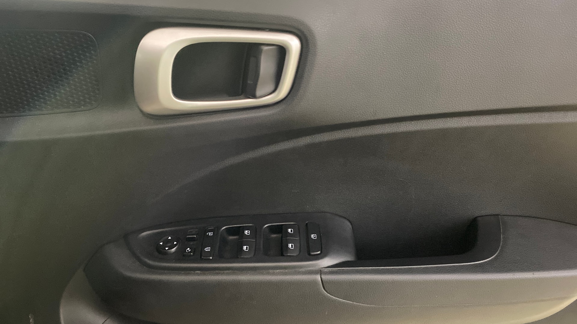 View 2019 Hyundai Venue SX Plus 1.0 Petrol AT Image 35 Used 2019 Hyundai Venue SX Plus 1.0 Petrol AT Image 35