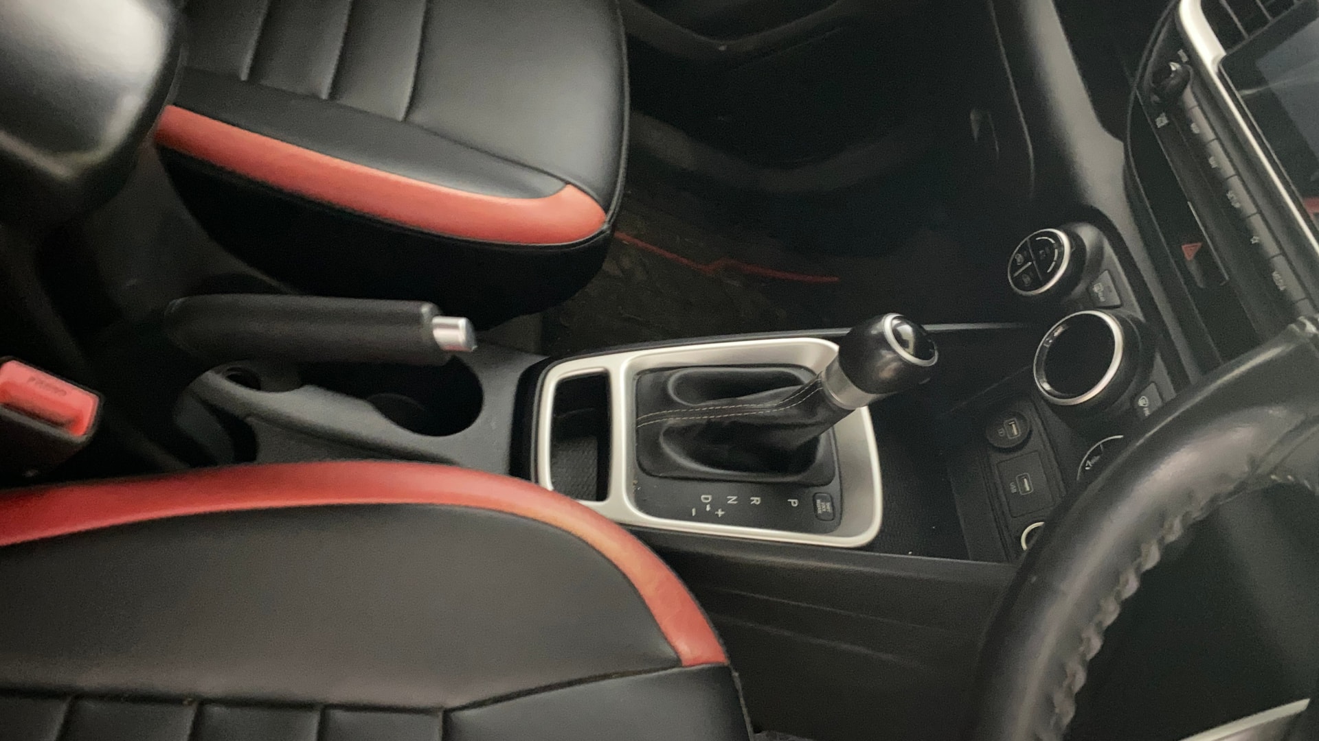View 2019 Hyundai Venue SX Plus 1.0 Petrol AT Image 41 Used 2019 Hyundai Venue SX Plus 1.0 Petrol AT Image 41