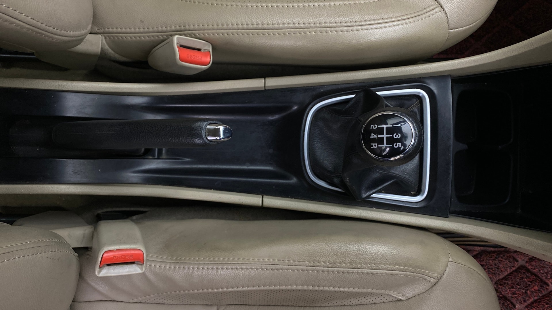View 2016 Maruti Suzuki 1000 Base Variant Image 39 Used 2016 Maruti Suzuki 1000 Base Variant Image 39