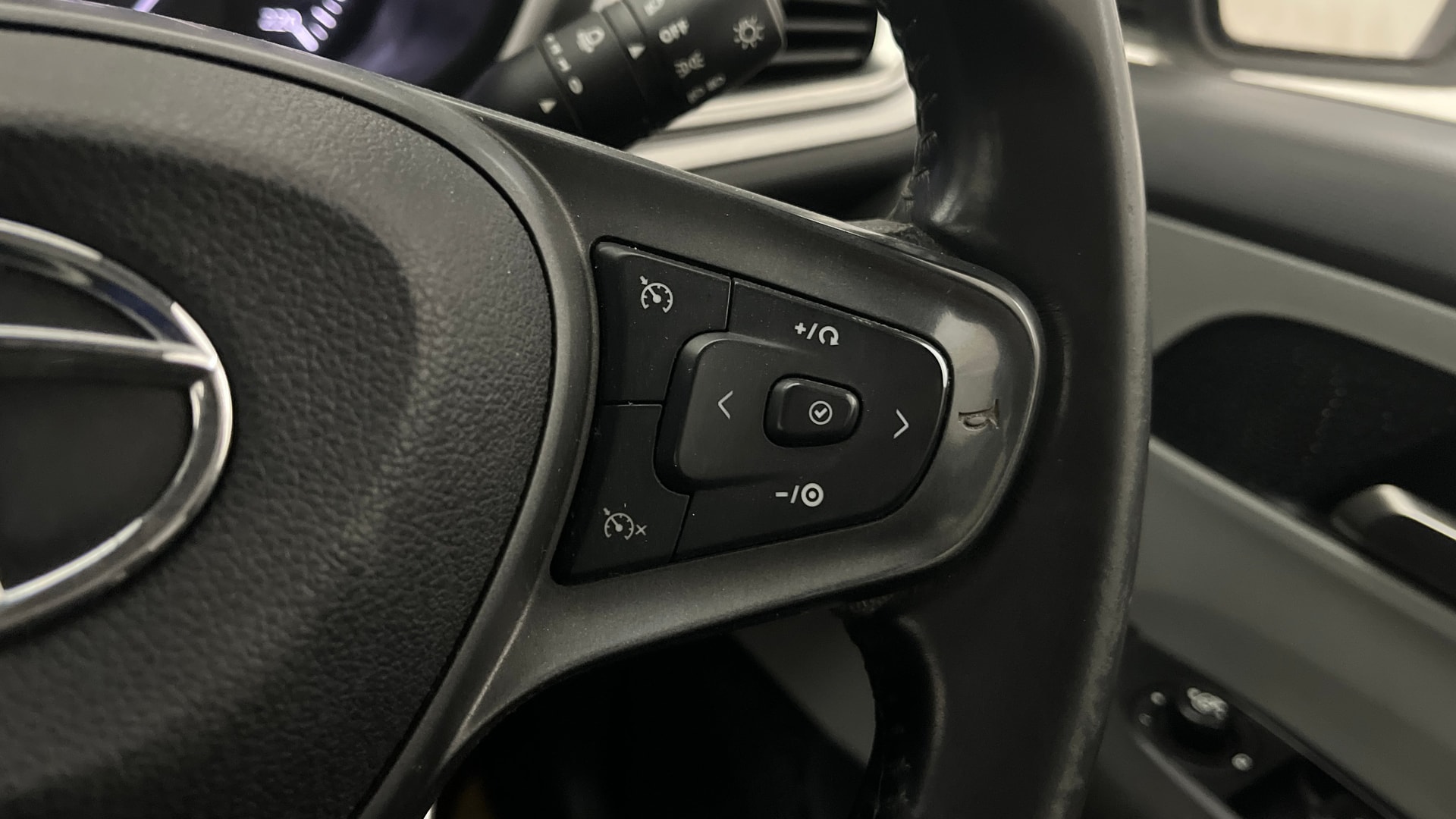 View 2020 Tata Altroz XZ Petrol Image 3 Used 2020 Tata Altroz XZ Petrol Image 3