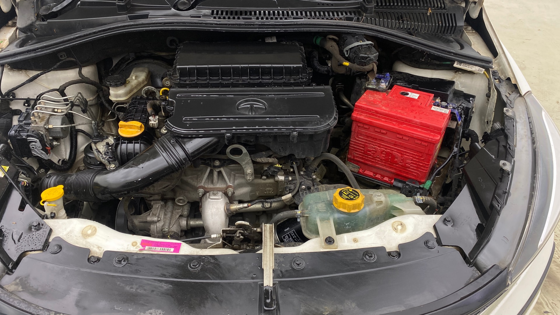 View 2022 Tata Tigor XE Diesel Image 13 Used 2022 Tata Tigor XE Diesel Image 13