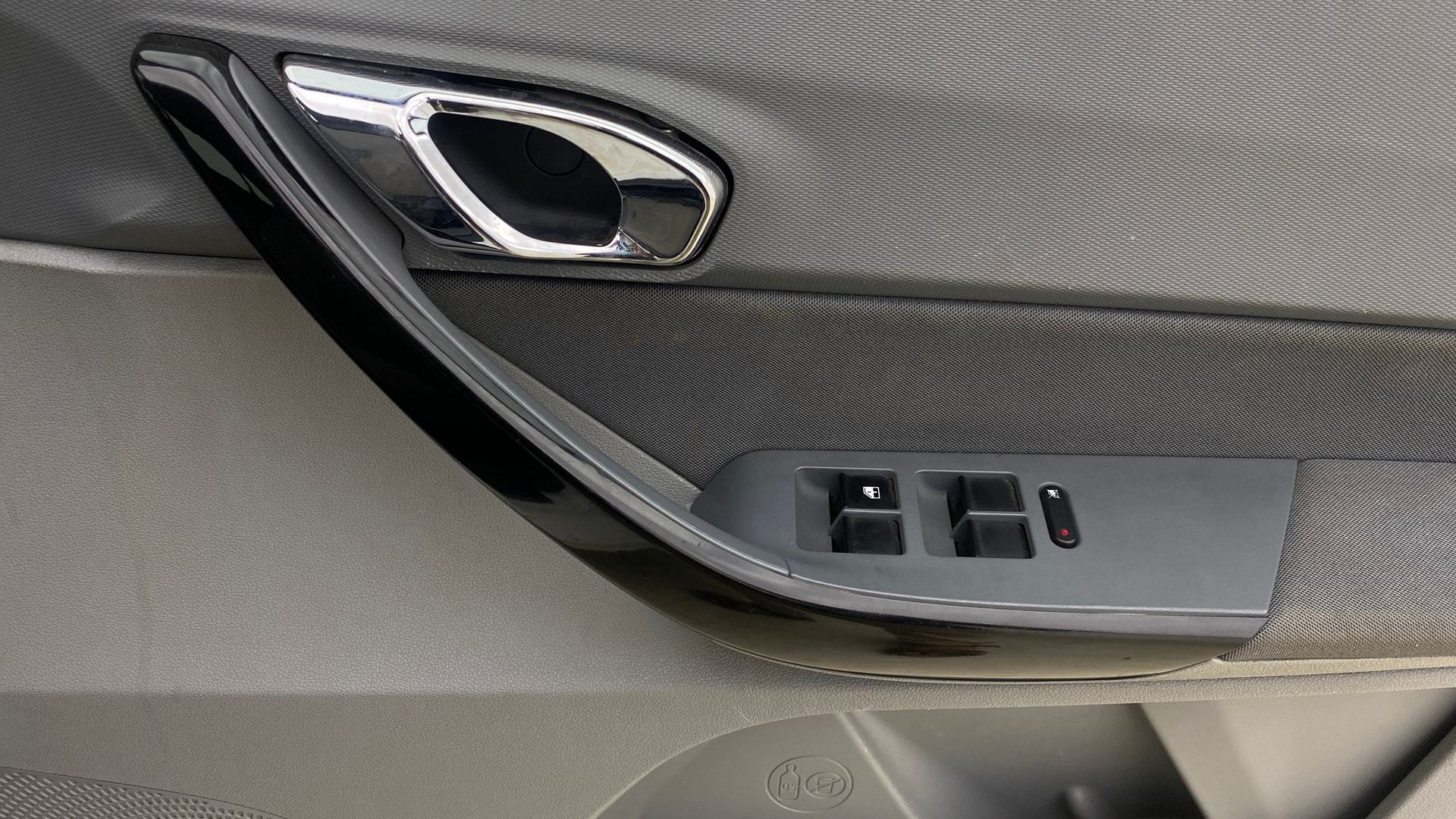 View 2022 Tata Tigor XE Diesel Image 33 Used 2022 Tata Tigor XE Diesel Image 33