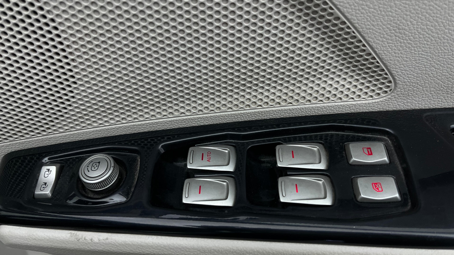 Used 2022 Mahindra XUV300 Used 2022 Mahindra XUV300