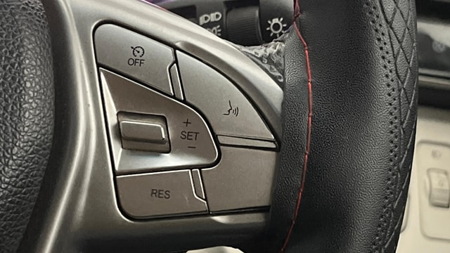 View Mahindra XUV300 Image 3 Used Mahindra XUV300 Image 3