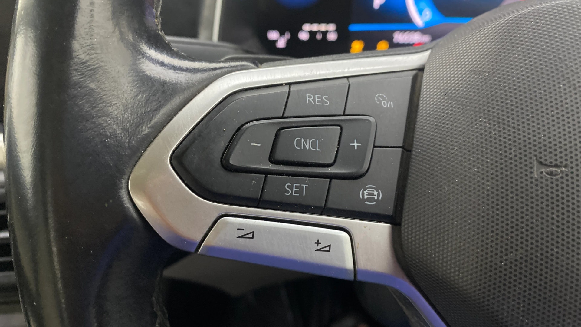 View 2023 Volkswagen Virtus Topline 1.0 TSI MT Image 3 Used 2023 Volkswagen Virtus Topline 1.0 TSI MT Image 3