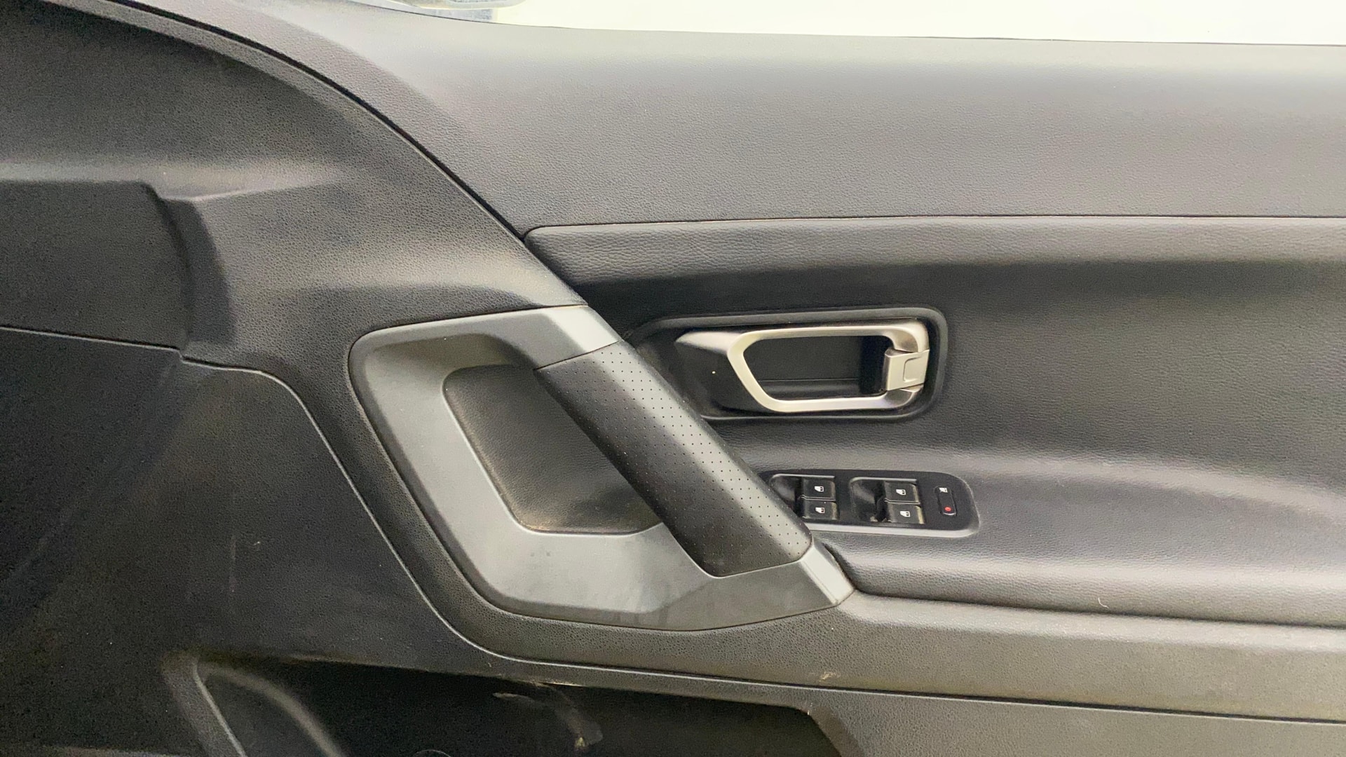 View 2020 Tata Harrier XE Image 40 Used 2020 Tata Harrier XE Image 40