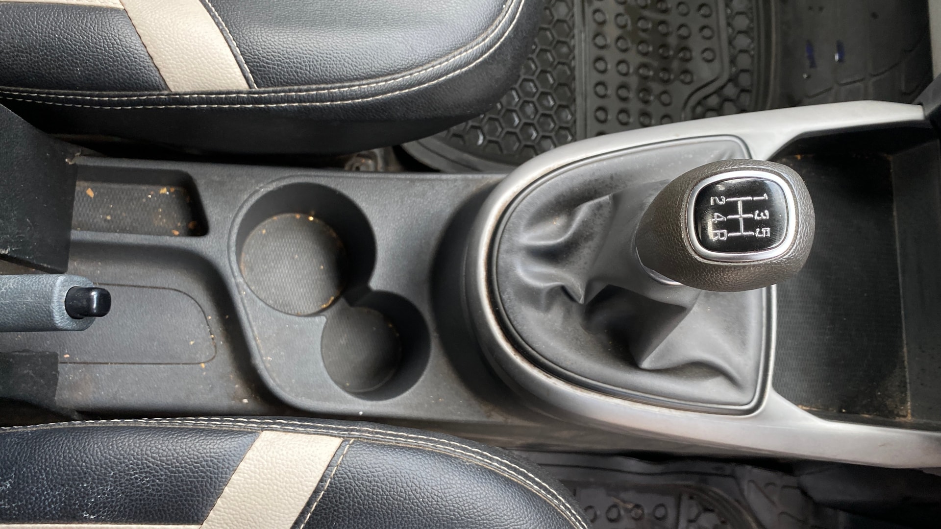 View 2023 Hyundai Grand i10 Nios Sportz Petrol Image 39 Used 2023 Hyundai Grand i10 Nios Sportz Petrol Image 39