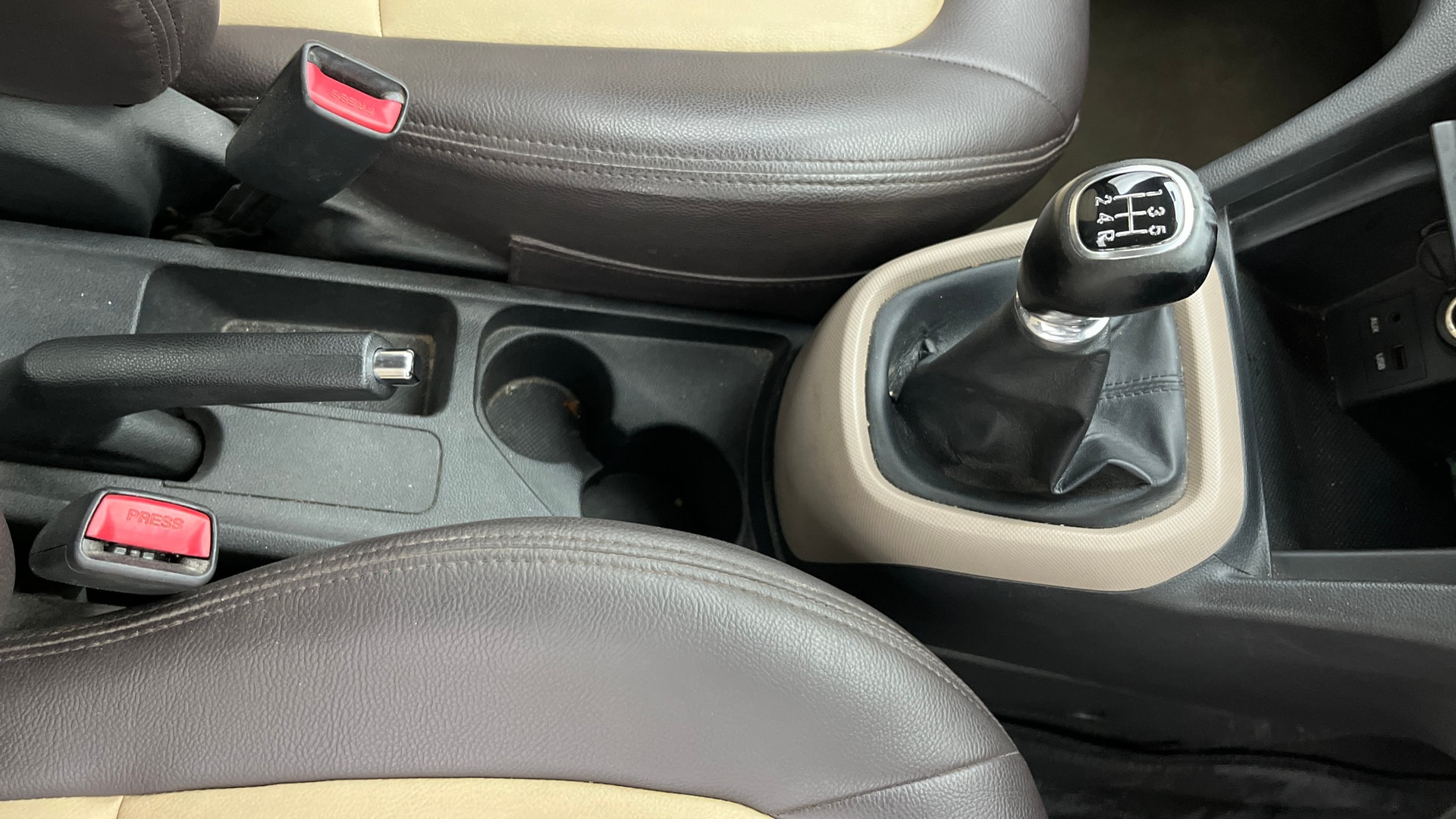 View 2014 Hyundai Xcent SX Petrol Image 38 Used 2014 Hyundai Xcent SX Petrol Image 38