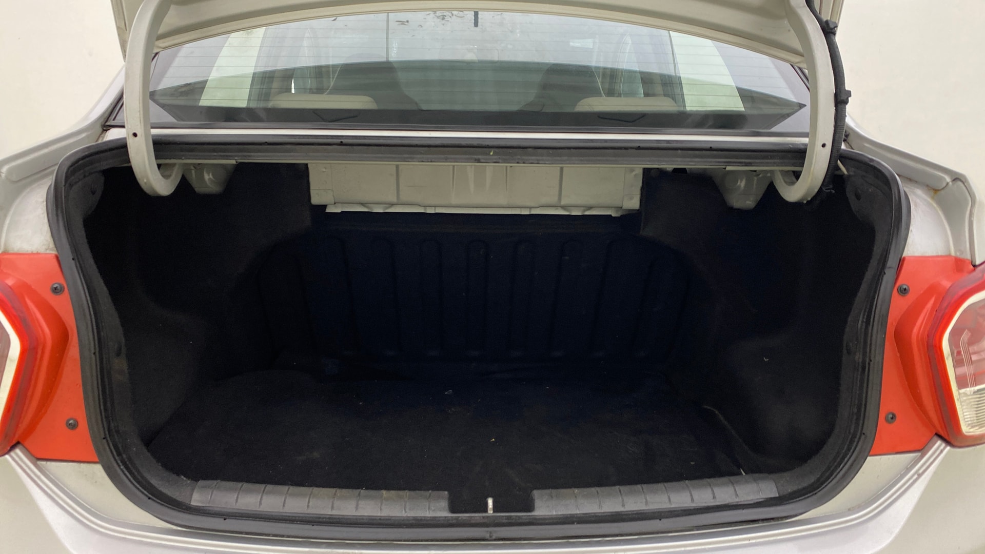 View 2015 Hyundai Xcent S Petrol Image 10 Used 2015 Hyundai Xcent S Petrol Image 10