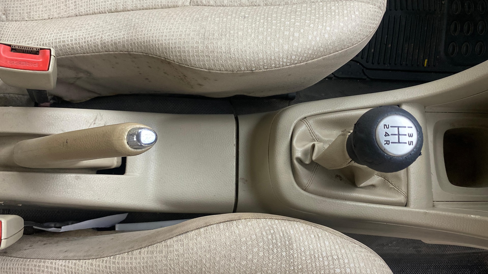 View 2014 Maruti Suzuki 1000 Base Variant Image 37 Used 2014 Maruti Suzuki 1000 Base Variant Image 37