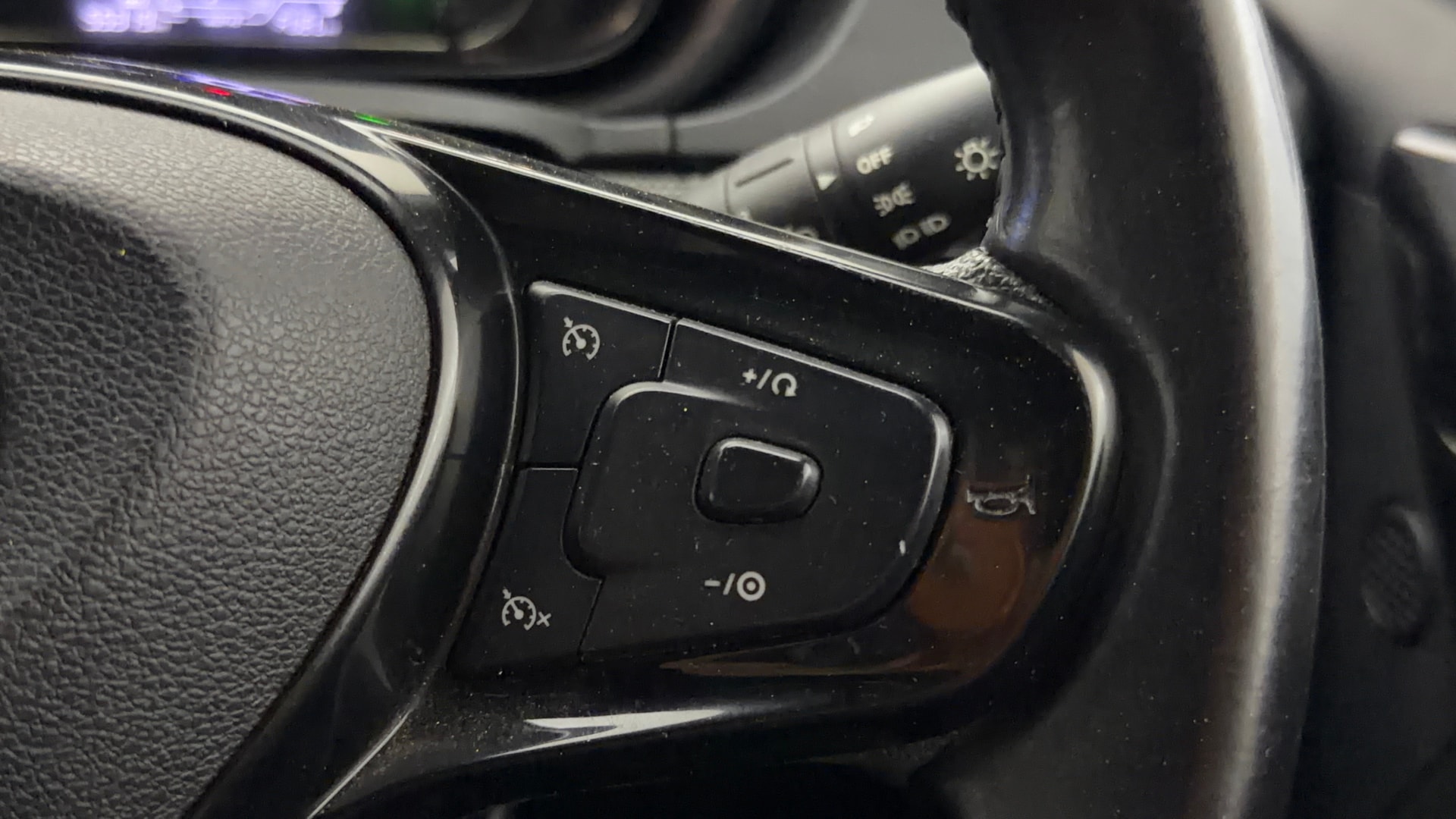 View 2023 Tata Nexon Revotron XE Image 3 Used 2023 Tata Nexon Revotron XE Image 3