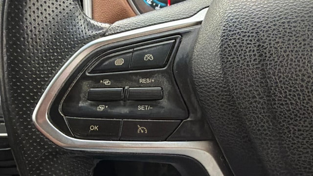 View MG Hector Plus Image 3 Used MG Hector Plus Image 3