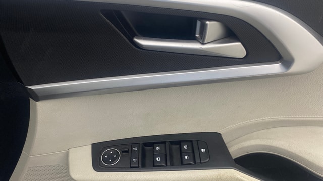 View Kia Carens Image 34 Used Kia Carens Image 34