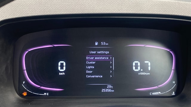 View Kia Carens Image 35 Used Kia Carens Image 35