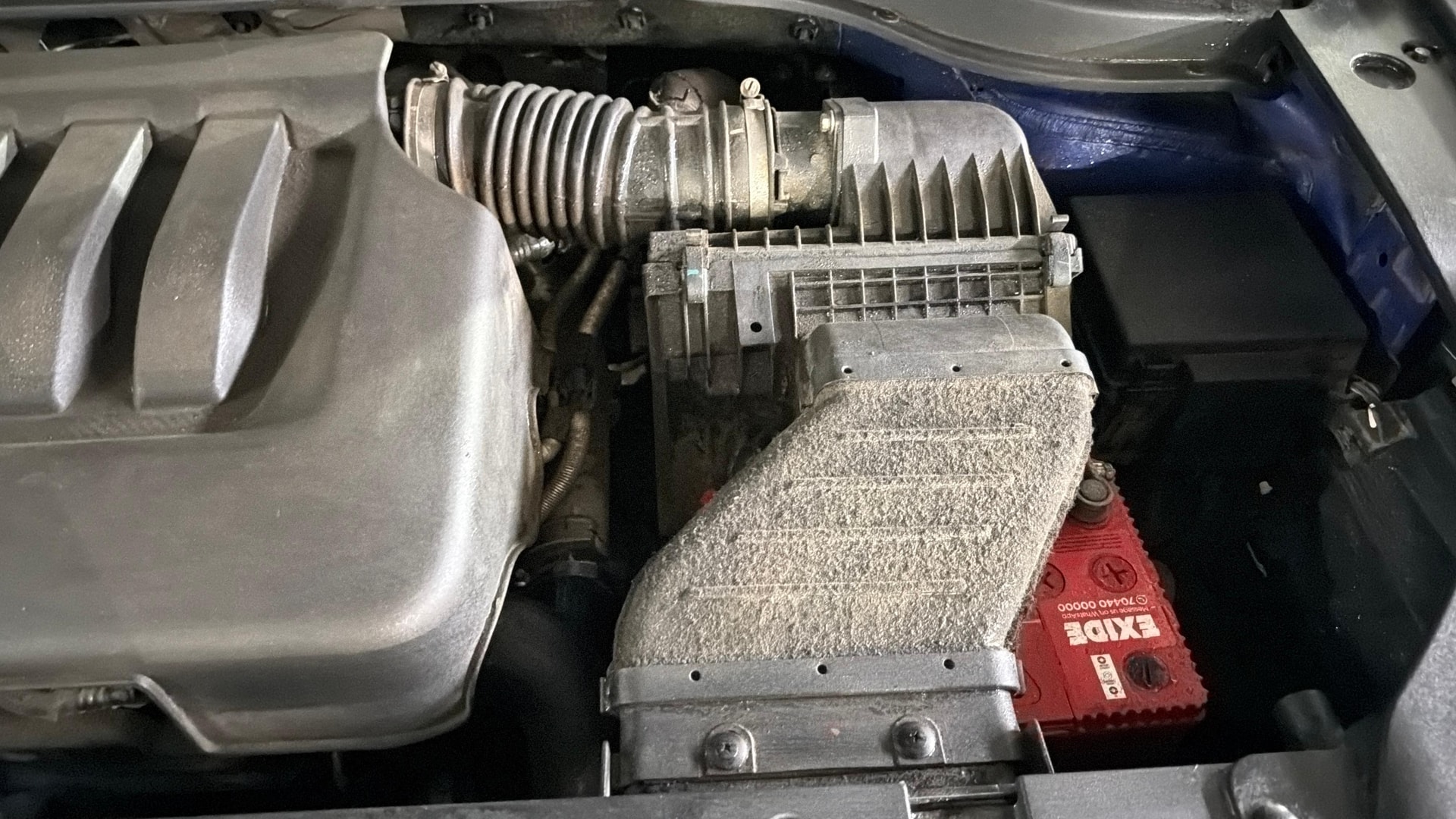 View 2022 Mahindra XUV700 MX Petrol 5 STR Image 29 Used 2022 Mahindra XUV700 MX Petrol 5 STR Image 29