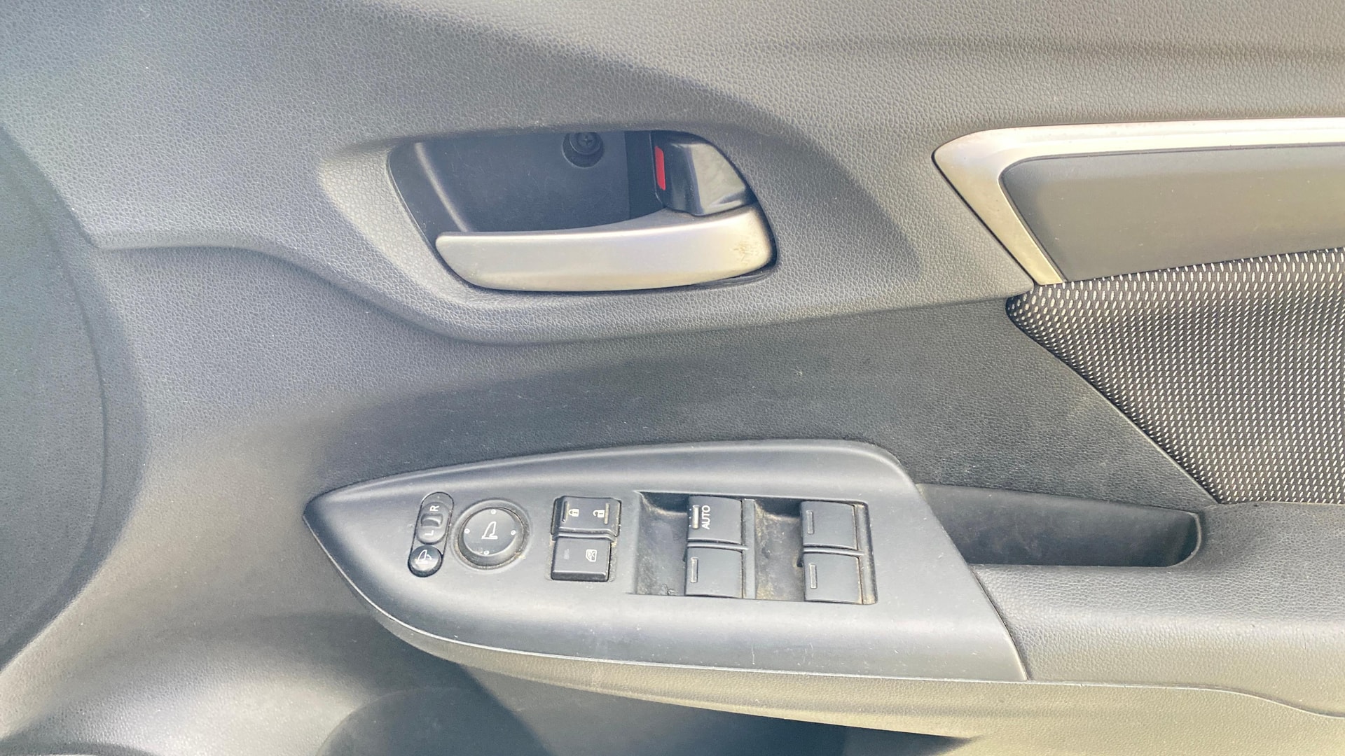 View 2017 Honda WR-V S MT Diesel Edge Edition Image 39 Used 2017 Honda WR-V S MT Diesel Edge Edition Image 39