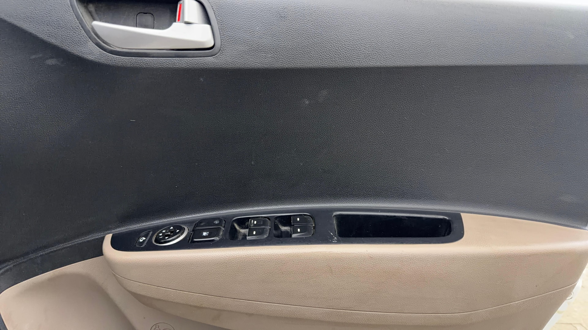 View 2018 Hyundai Grand i10 1.2 Asta Petrol Image 38 Used 2018 Hyundai Grand i10 1.2 Asta Petrol Image 38