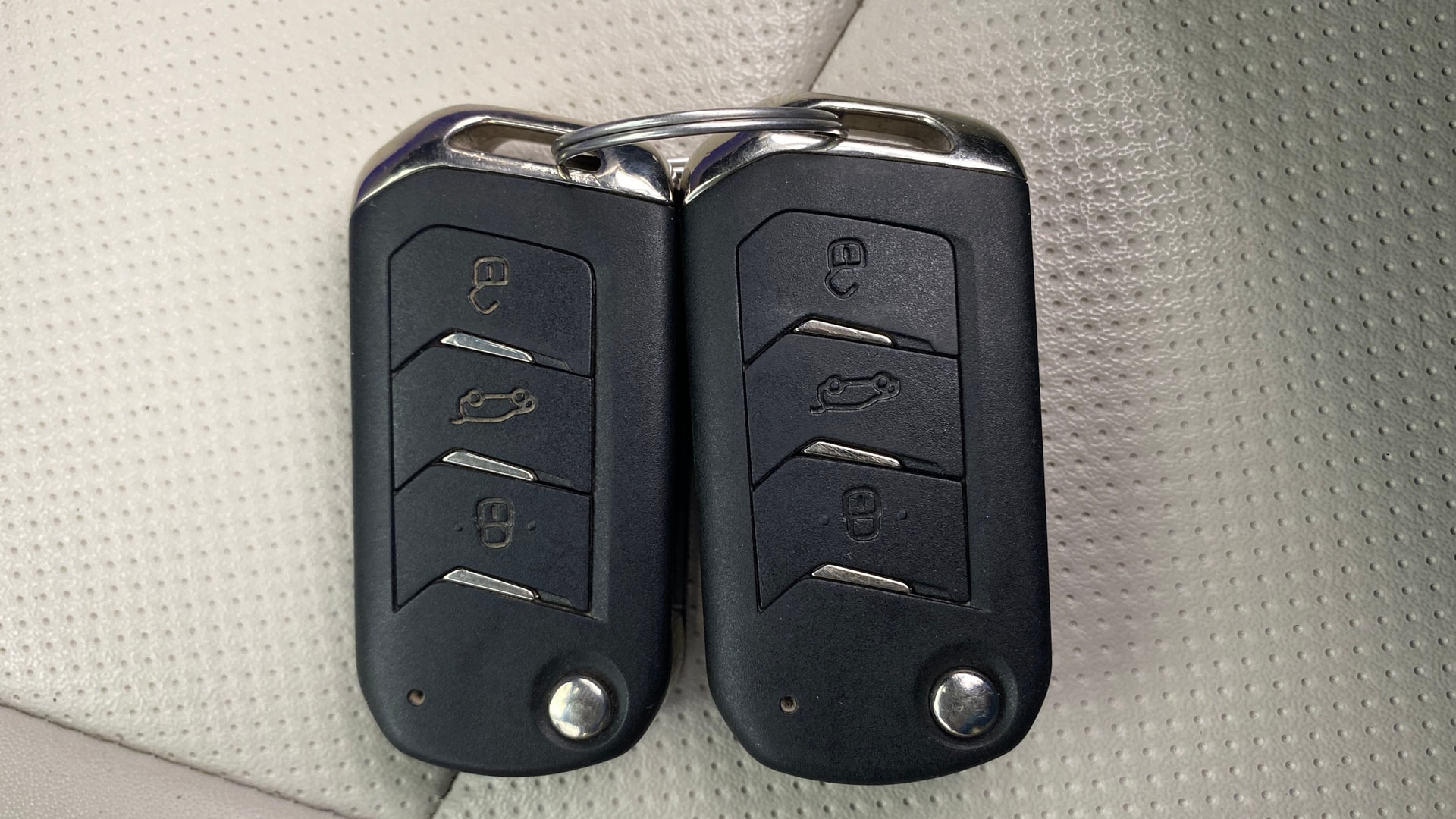 Used 2024 Mahindra XUV300 Used 2024 Mahindra XUV300