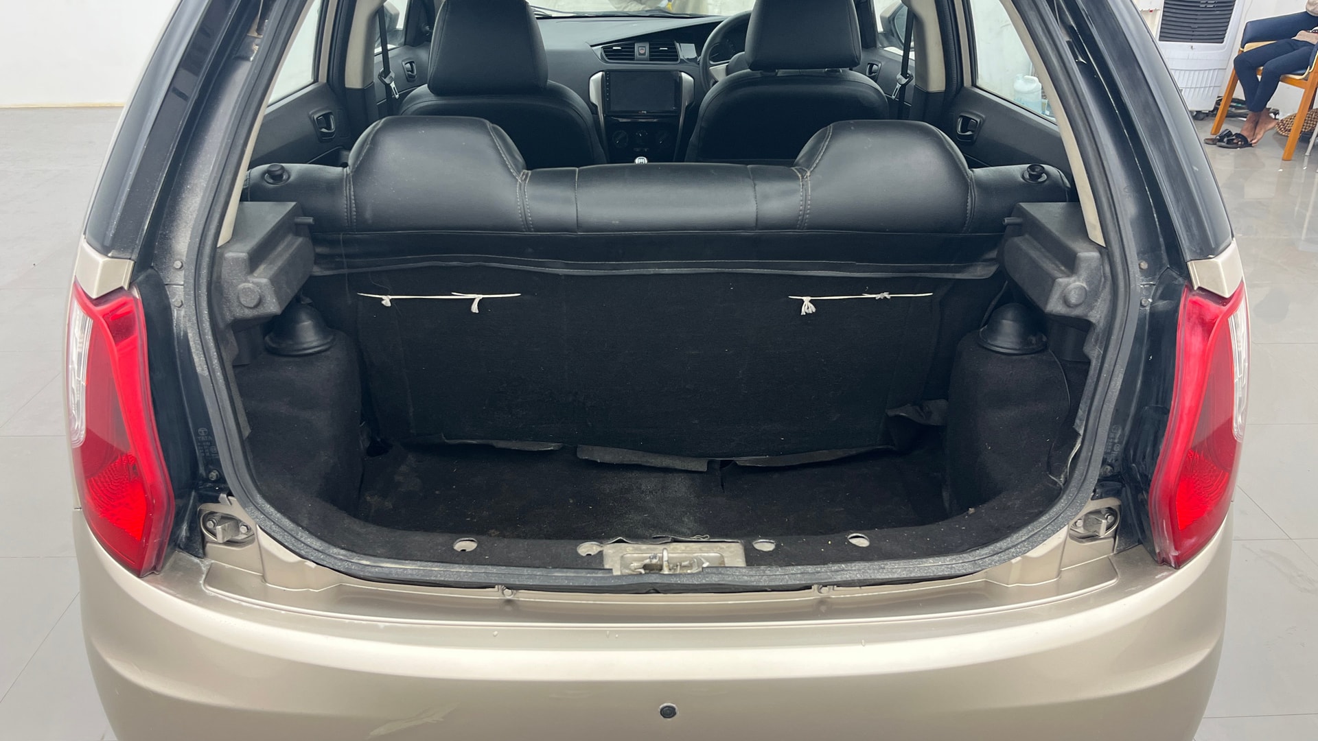 View 2015 Tata Bolt XE Quadrajet 75PS Diesel Image 10 Used 2015 Tata Bolt XE Quadrajet 75PS Diesel Image 10
