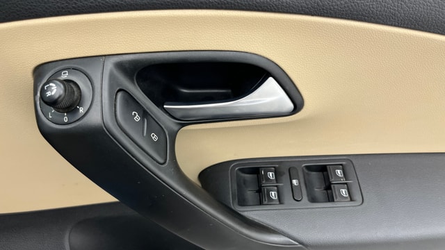 View Volkswagen Ameo Image 33 Used Volkswagen Ameo Image 33