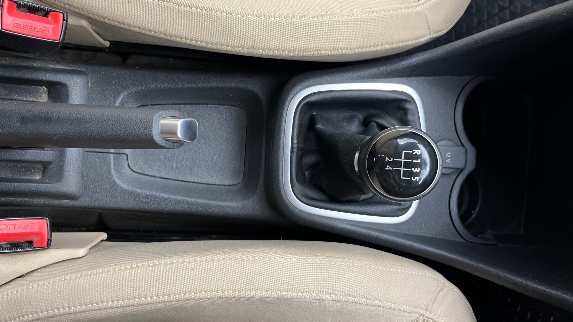 View 2017 Volkswagen Ameo 1.2L MPI Petrol Comfortline Image 38 Used 2017 Volkswagen Ameo 1.2L MPI Petrol Comfortline Image 38