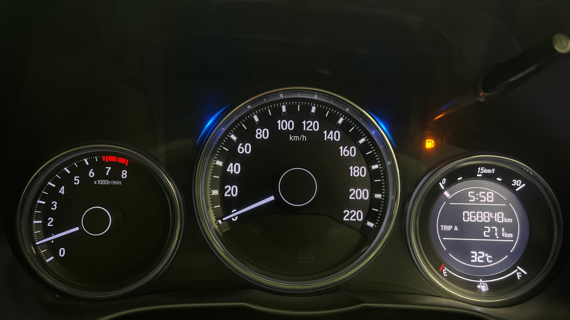 View 2017 Honda City ZX MT Diesel Anniversary Edition Image 21 Used 2017 Honda City ZX MT Diesel Anniversary Edition Image 21