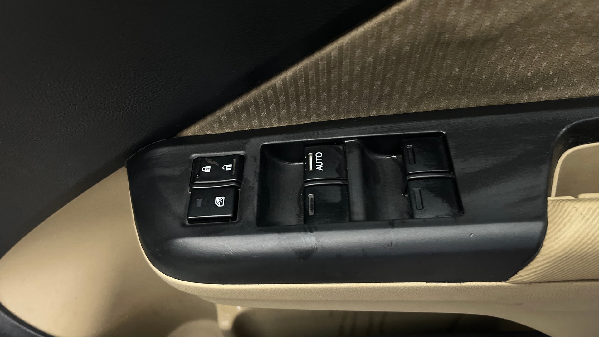 View 2017 Honda City ZX MT Diesel Anniversary Edition Image 38 Used 2017 Honda City ZX MT Diesel Anniversary Edition Image 38
