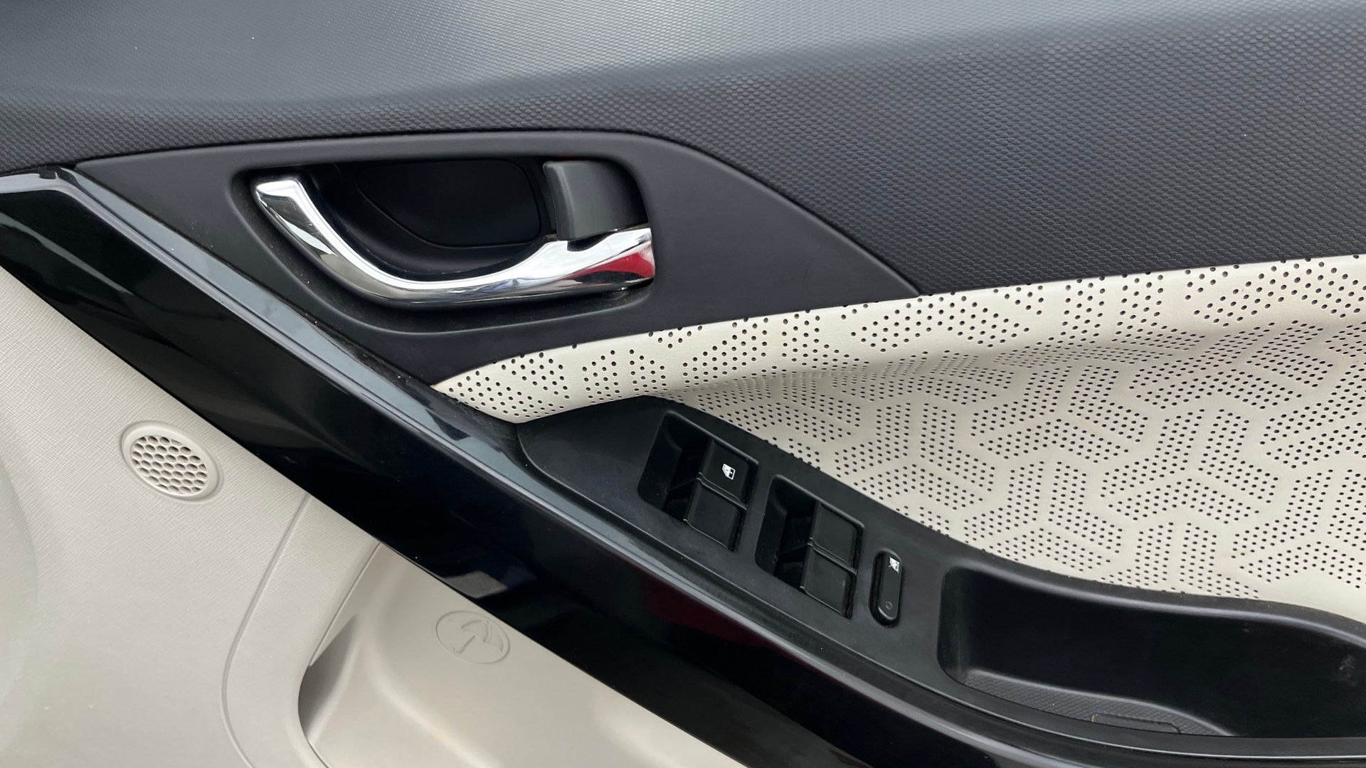 View 2024 Tata Nexon Revotron XE Image 34 Used 2024 Tata Nexon Revotron XE Image 34