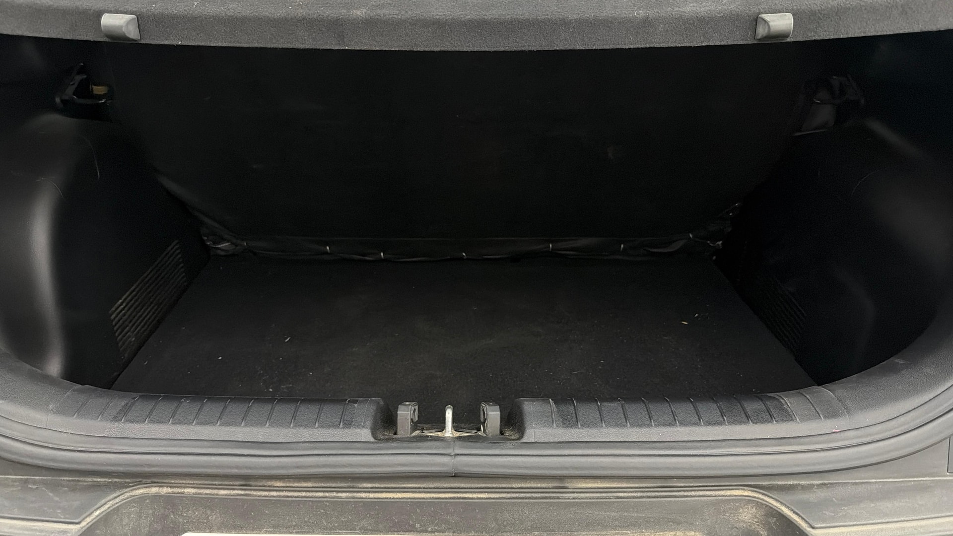 View 2023 Hyundai Venue S (O) 1.0 Turbo Petrol MT Image 7 Used 2023 Hyundai Venue S (O) 1.0 Turbo Petrol MT Image 7