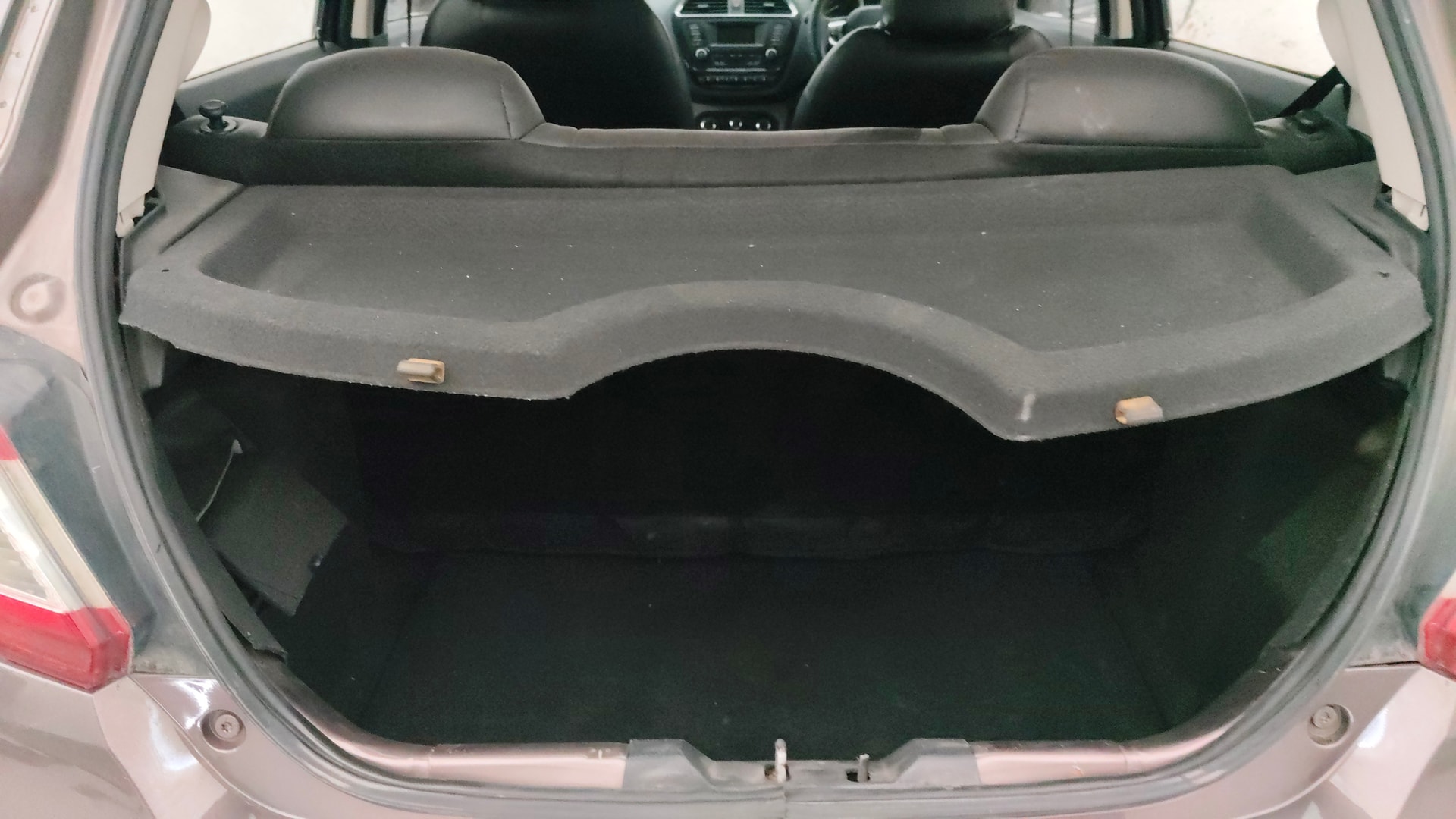 View 2018 Tata Tiago Revotorq XB Image 10 Used 2018 Tata Tiago Revotorq XB Image 10