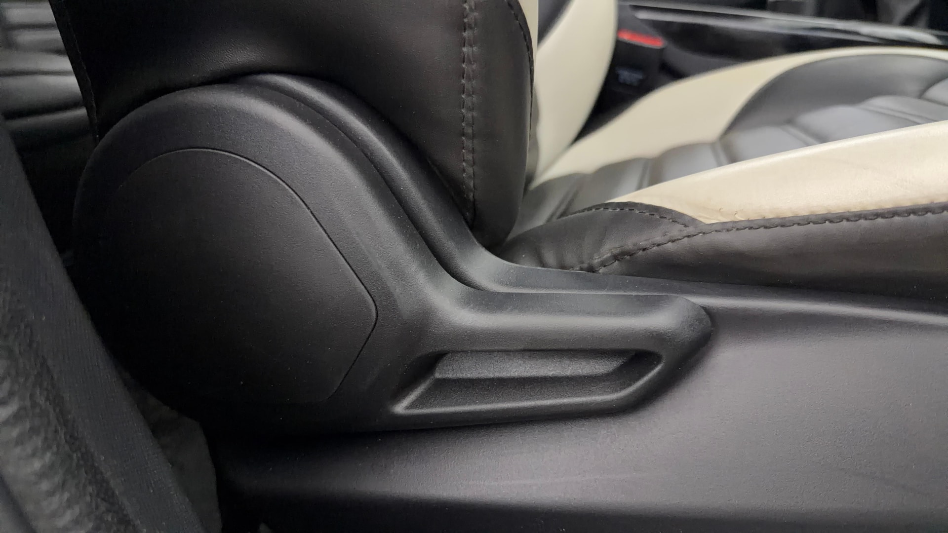 View 2024 Tata Nexon Revotron XE Image 18 Used 2024 Tata Nexon Revotron XE Image 18