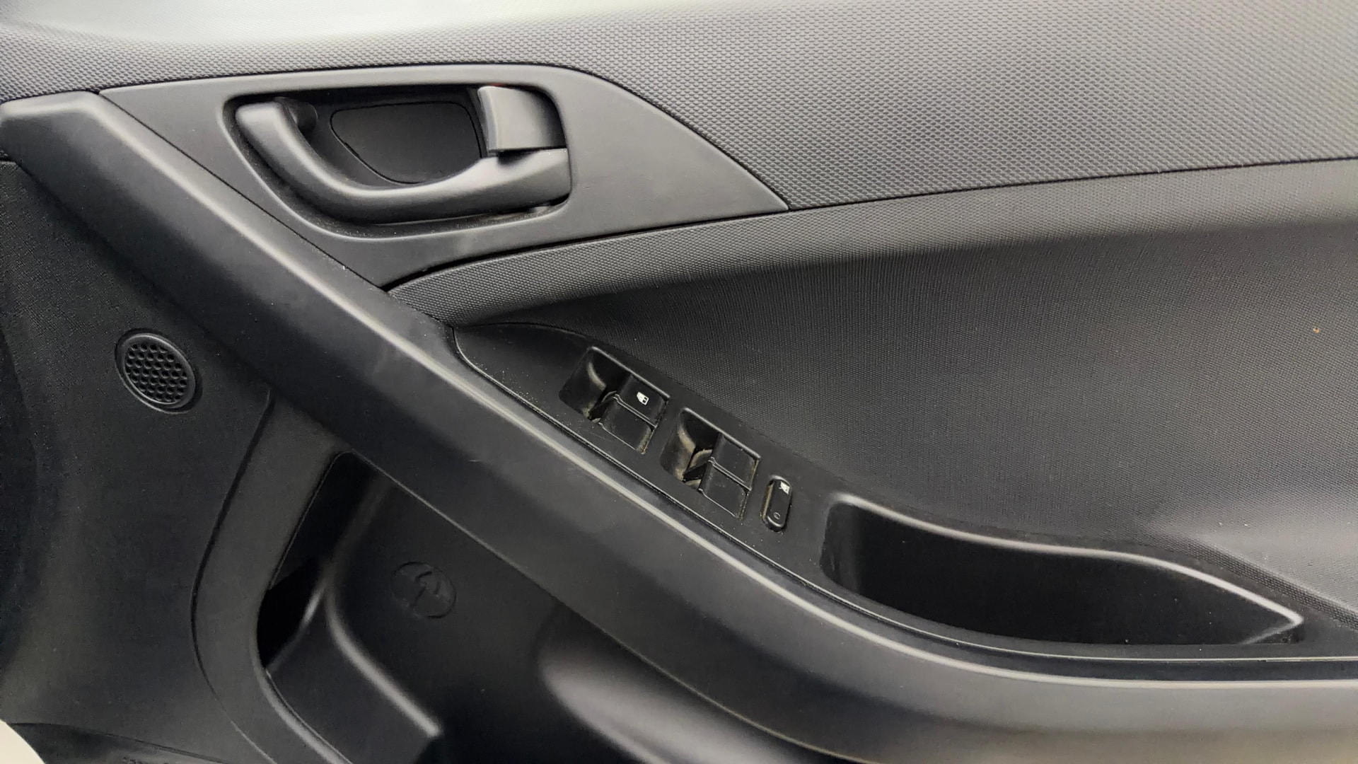 View 2024 Tata Nexon Revotron XE Image 34 Used 2024 Tata Nexon Revotron XE Image 34