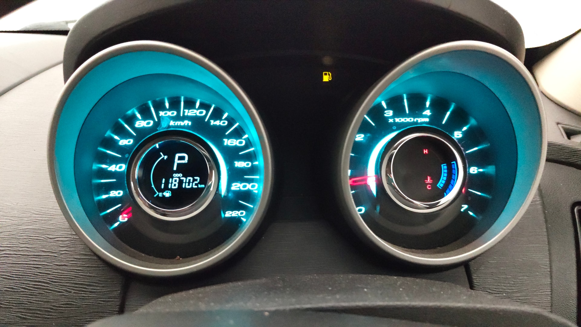 Used 2016 Mahindra XUV500 Used 2016 Mahindra XUV500
