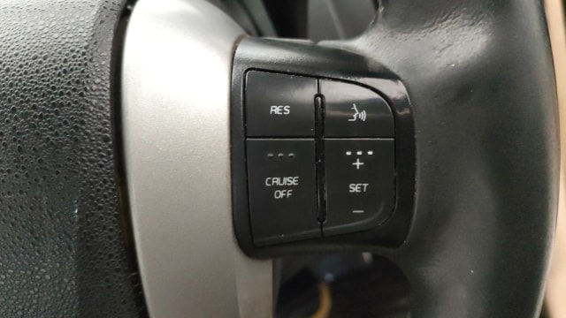 View Mahindra XUV500 Image 3 Used Mahindra XUV500 Image 3