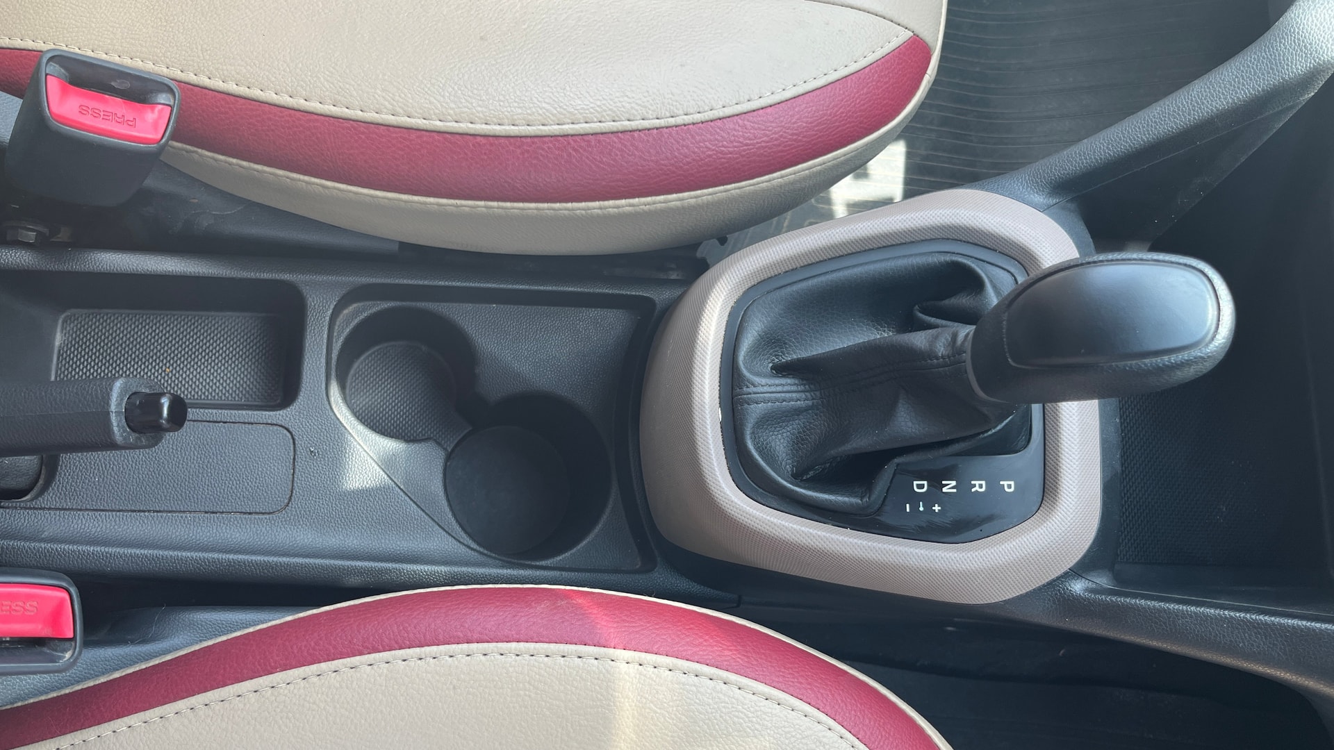 View 2016 Hyundai Grand i10 1.2 Magna Petrol AT Image 39 Used 2016 Hyundai Grand i10 1.2 Magna Petrol AT Image 39
