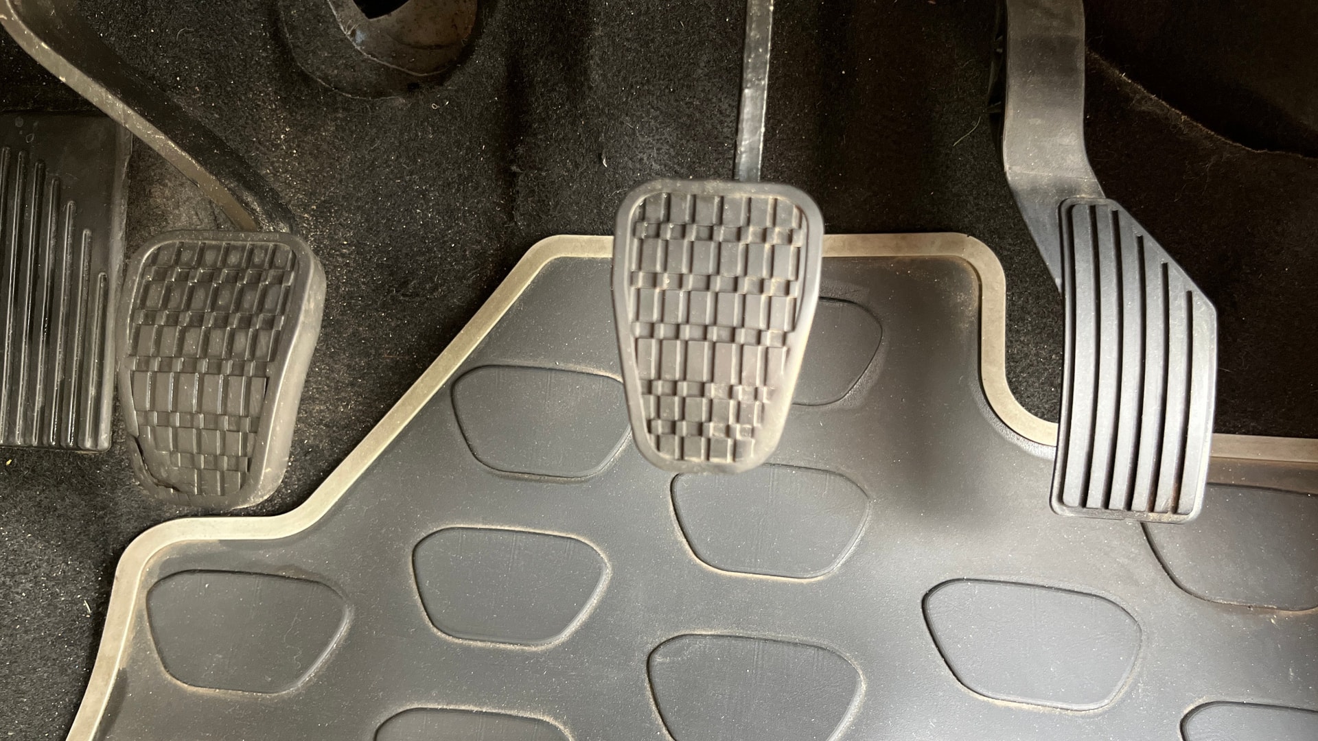 View 2019 Tata Nexon Revotorq XZ Plus Dual Tone Image 10 Used 2019 Tata Nexon Revotorq XZ Plus Dual Tone Image 10