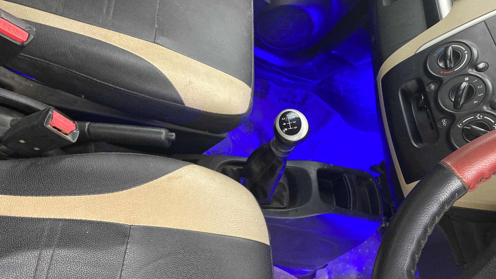 View 2018 Maruti Suzuki 1000 Base Variant Image 37 Used 2018 Maruti Suzuki 1000 Base Variant Image 37