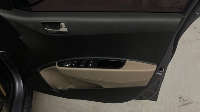View Hyundai Grand i10 Image 32 Used Hyundai Grand i10 Image 32