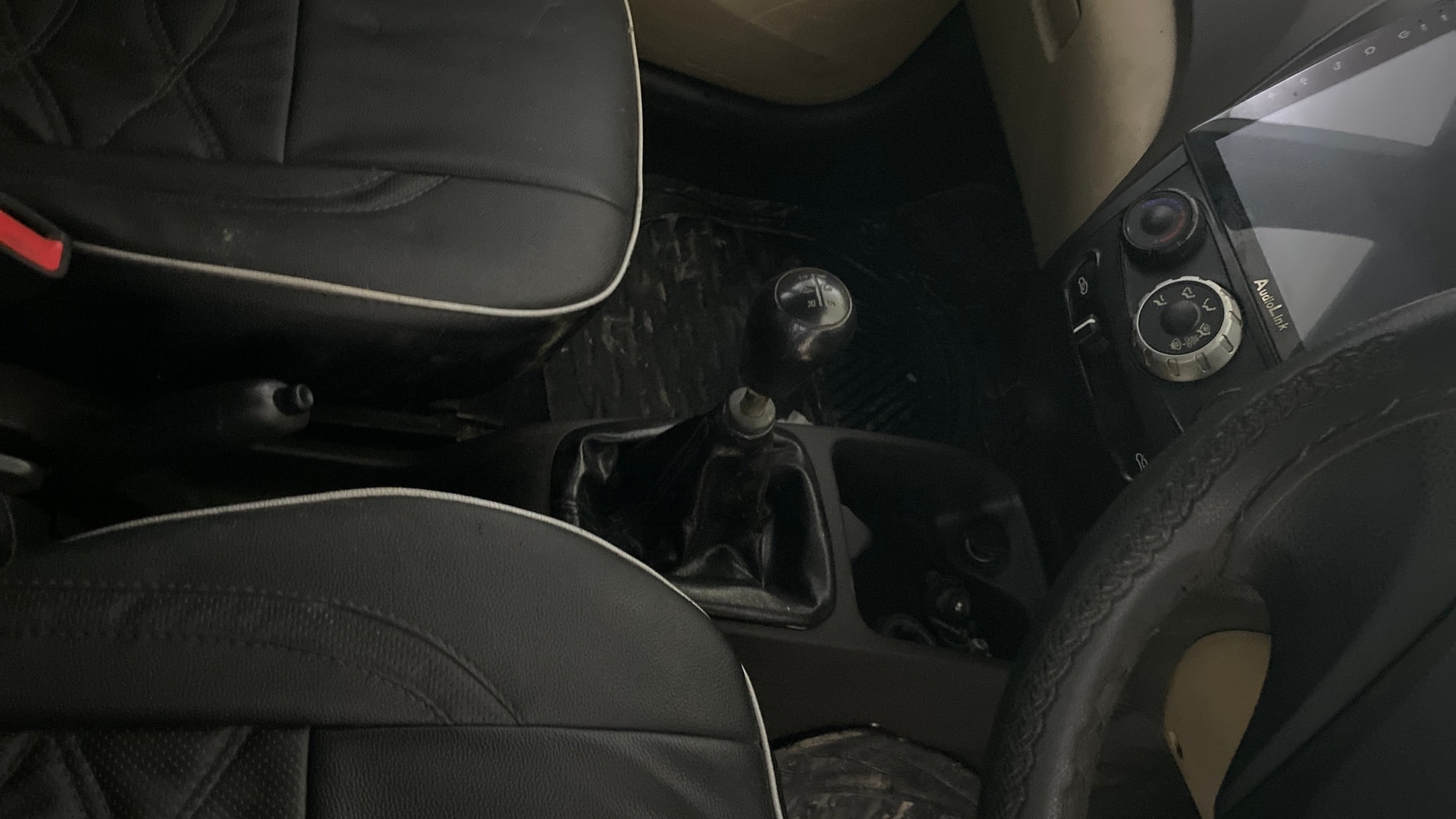 View 2014 Hyundai EON Magna Plus Image 37 Used 2014 Hyundai EON Magna Plus Image 37