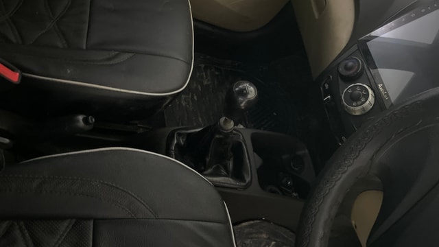 View Hyundai EON Image 37 Used Hyundai EON Image 37