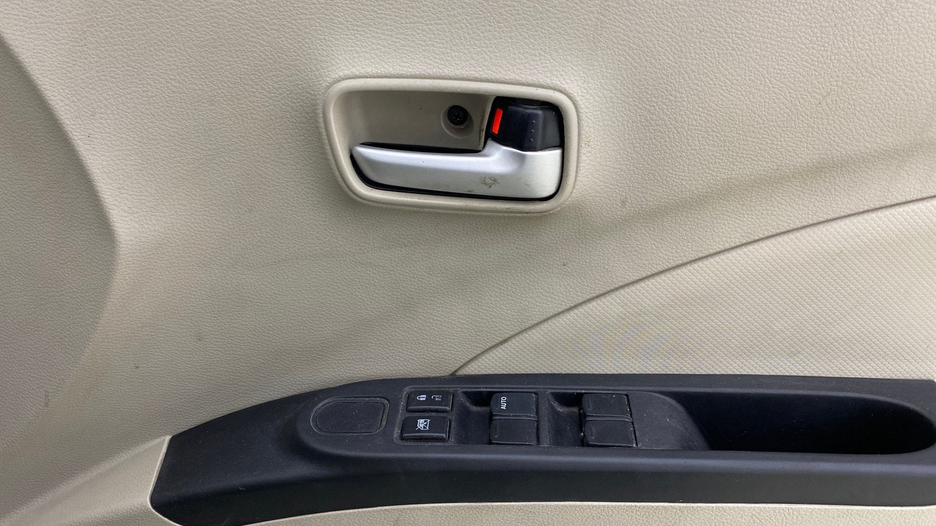 View 2020 Maruti Suzuki 1000 Base Variant Image 33 Used 2020 Maruti Suzuki 1000 Base Variant Image 33