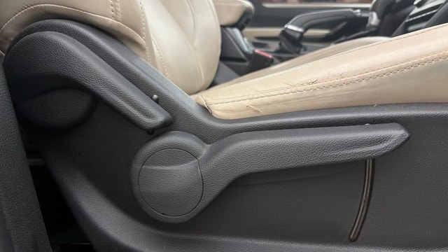 View Mahindra XUV700 Image 11 Used Mahindra XUV700 Image 11