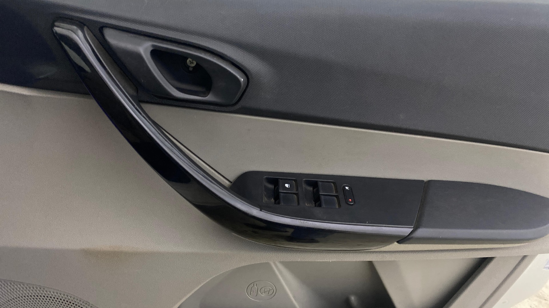 View 2018 Tata Tiago Revotorq XB Image 33 Used 2018 Tata Tiago Revotorq XB Image 33