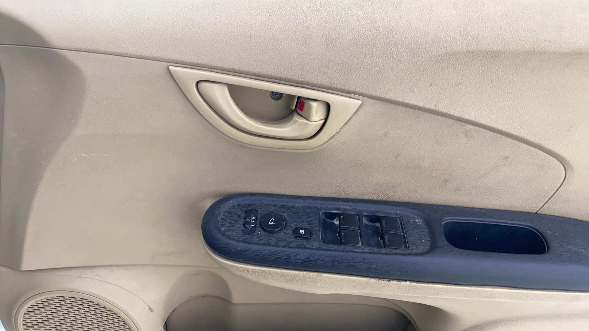 View 2014 Honda Amaze E MT Petrol BS IV Image 32 Used 2014 Honda Amaze E MT Petrol BS IV Image 32