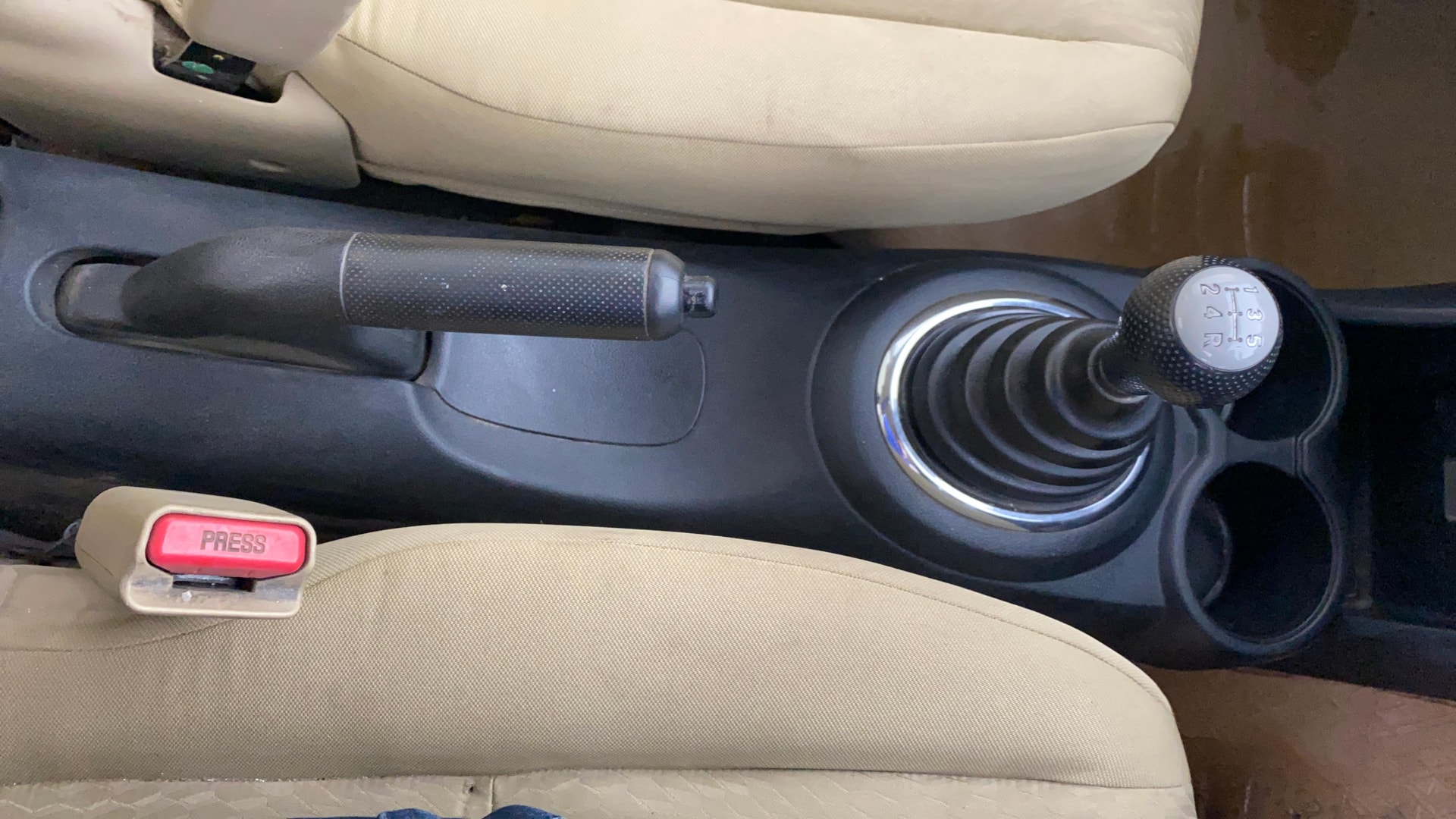 View 2014 Honda Amaze E MT Petrol BS IV Image 37 Used 2014 Honda Amaze E MT Petrol BS IV Image 37